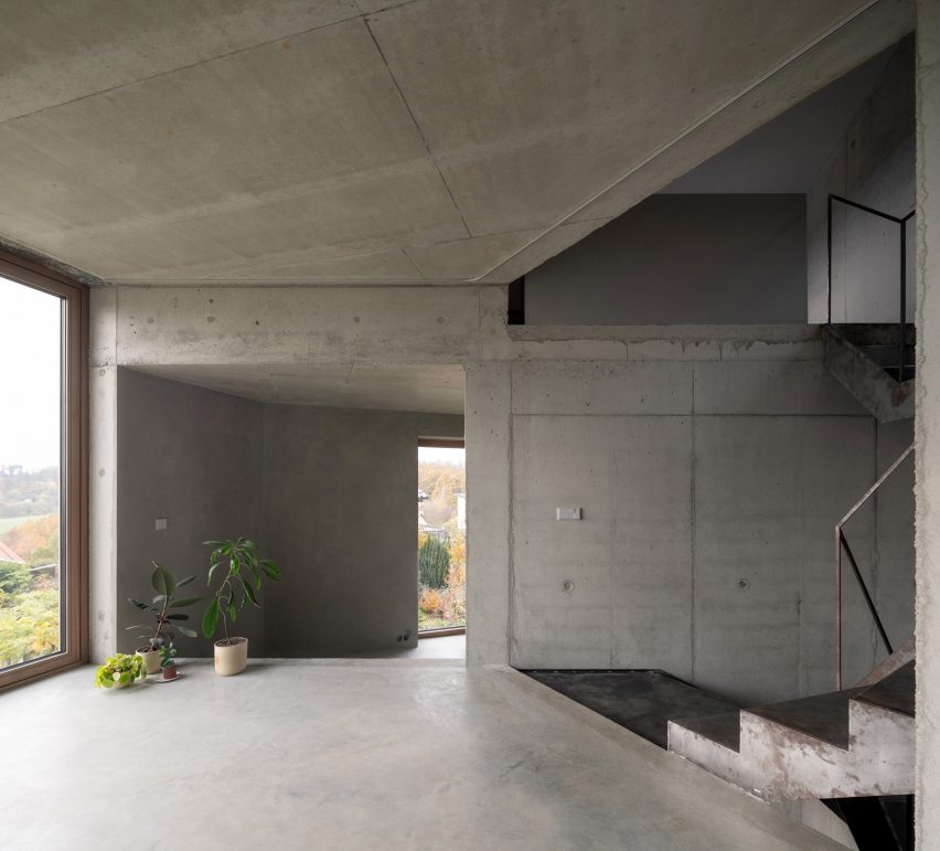 House of Seven Floors by Maly Chmel