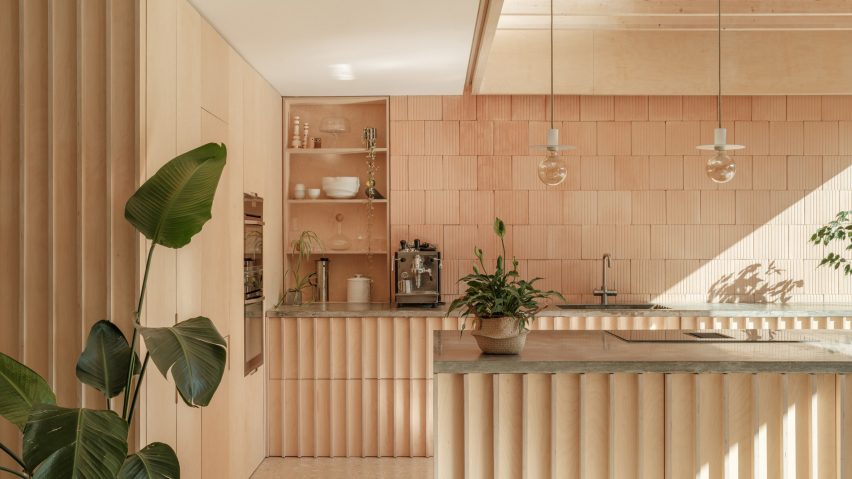 St Albans extension by Michael Henriksen
