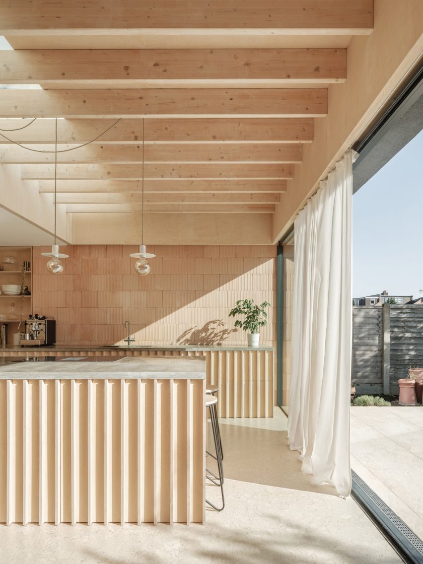 St Albans extension by Michael Henriksen