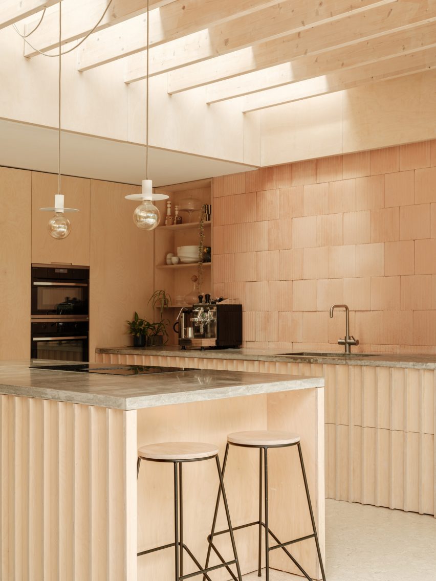 St Albans extension by Michael Henriksen