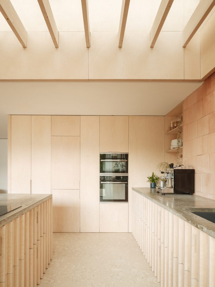 St Albans extension by Michael Henriksen