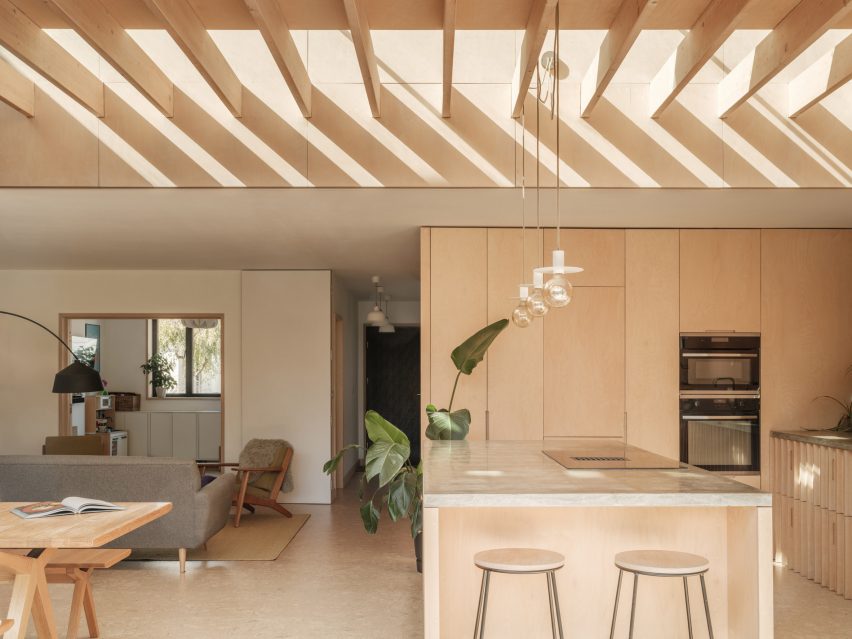 St Albans extension by Michael Henriksen