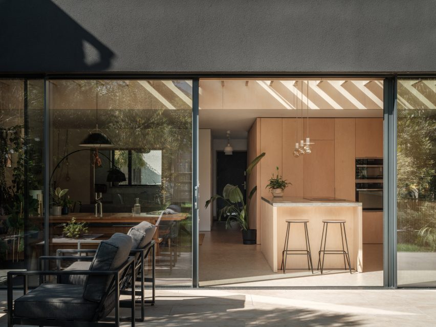 St Albans extension by Michael Henriksen