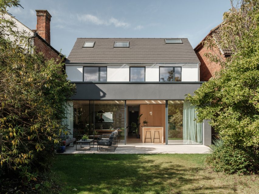 St Albans extension by Michael Henriksen