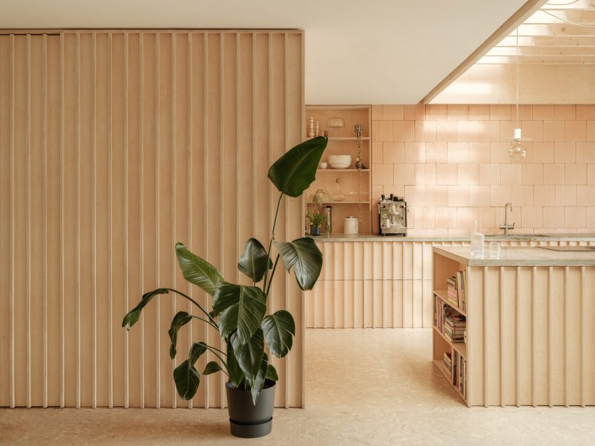 St Albans extension by Michael Henriksen