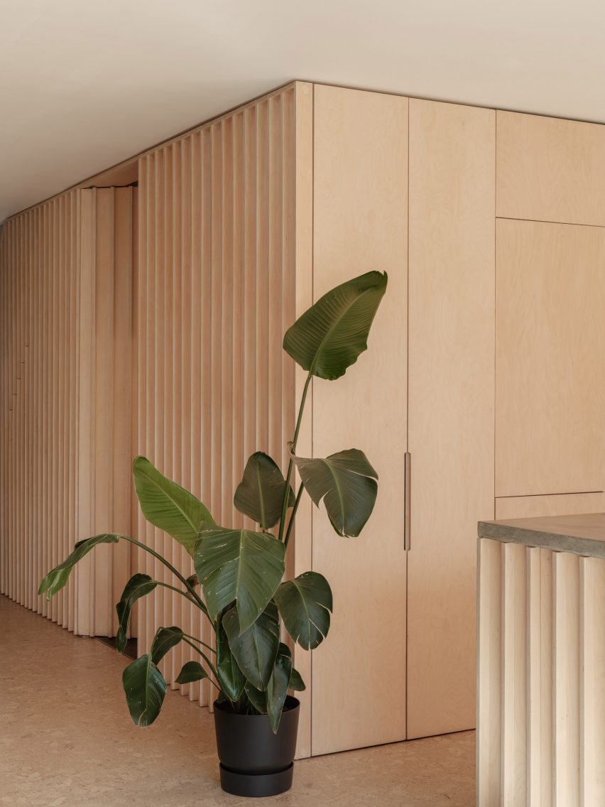 St Albans extension by Michael Henriksen