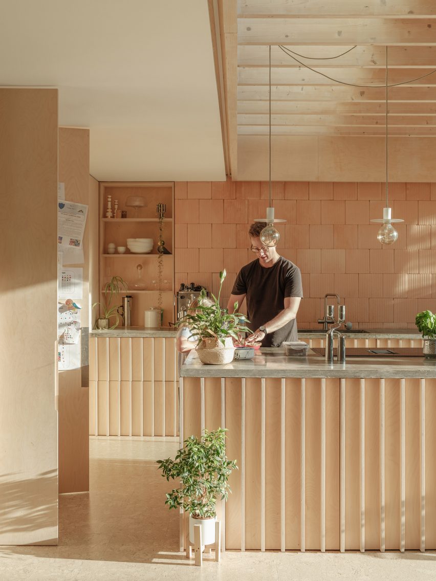 St Albans extension by Michael Henriksen