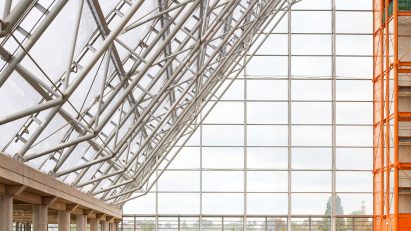 Midland Metropolitan University Hospital by HKS, Cagni Williams and Sonnemann Toon Architects.