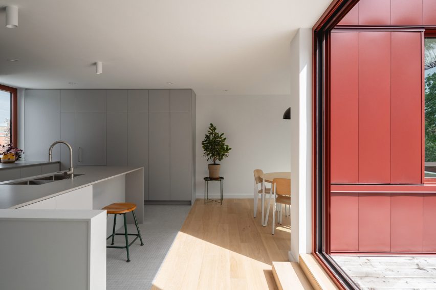 Le Petit Merlot by Naturehumaine