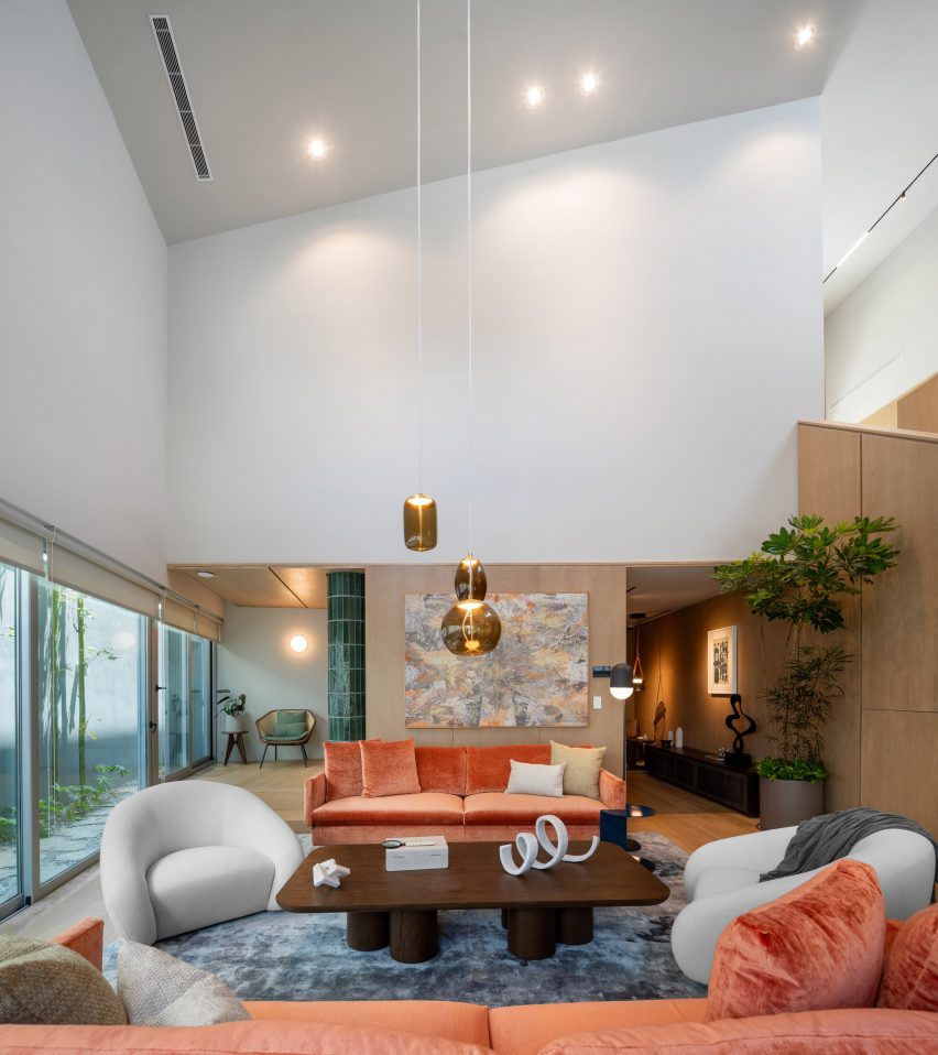 Casa Oliva by Productora