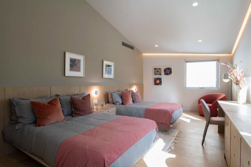 Casa Oliva by Productora