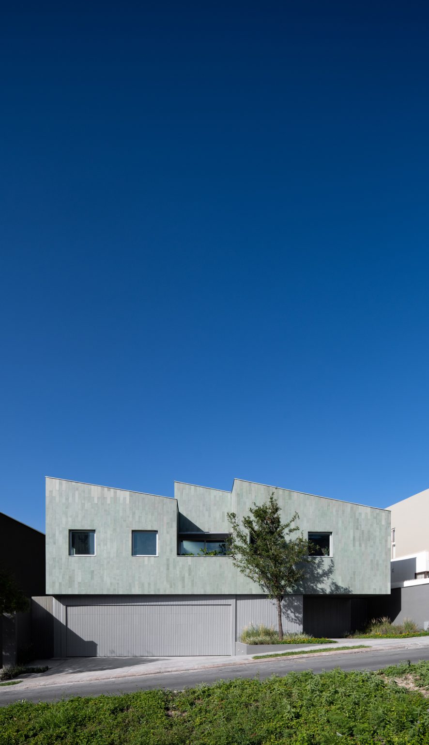 Casa Oliva by Productora