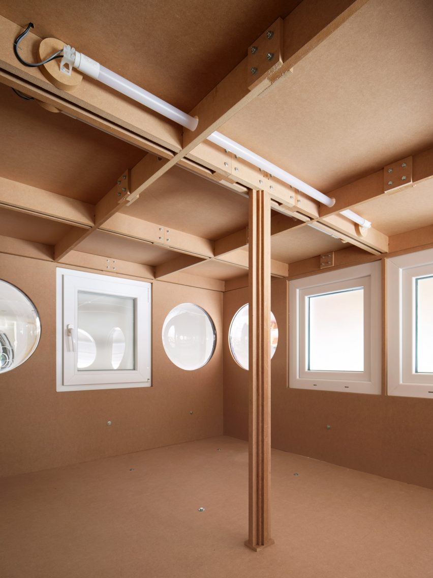 Takk bedroom structure