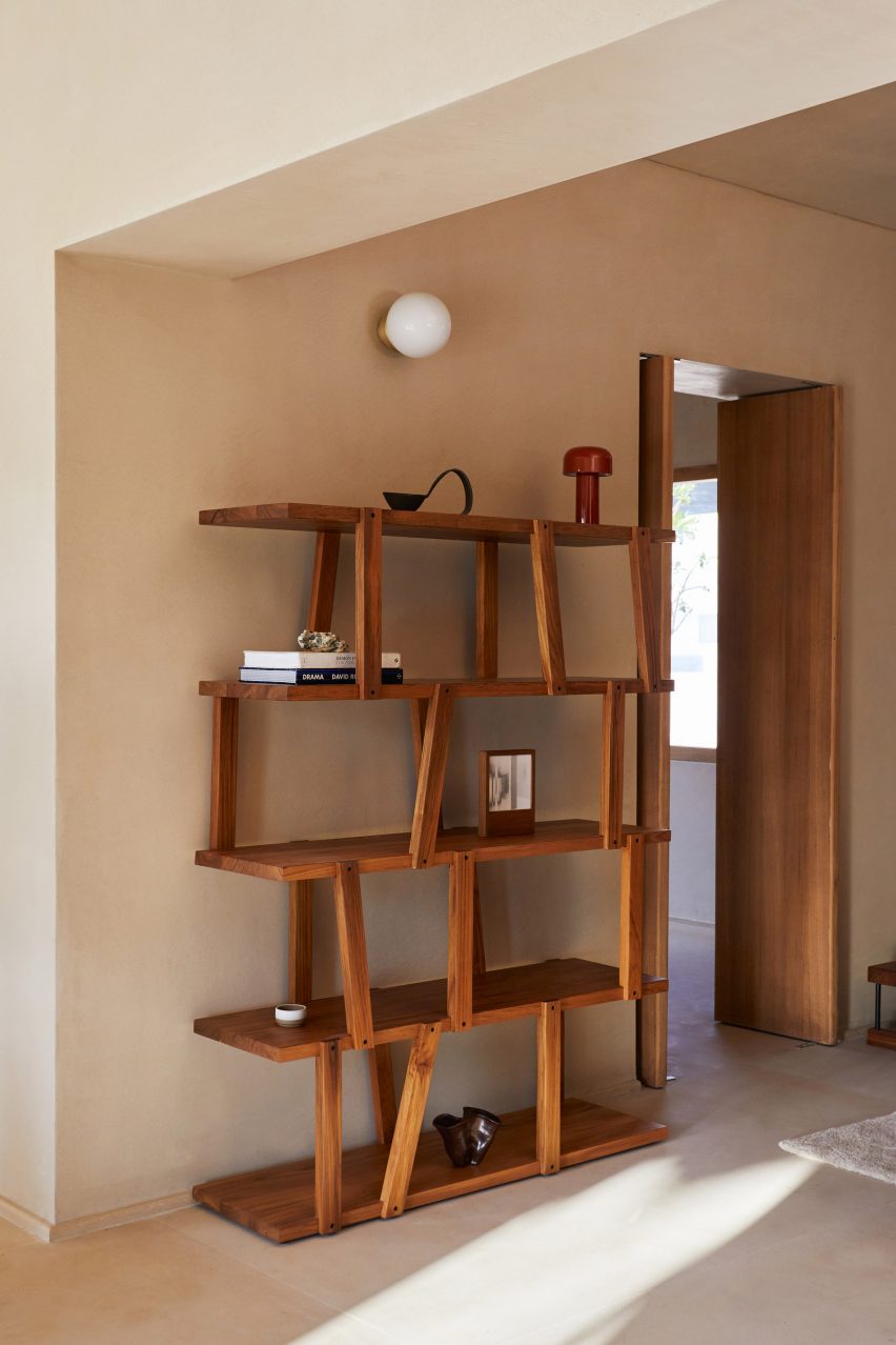 Bookshelf in Sār Residence