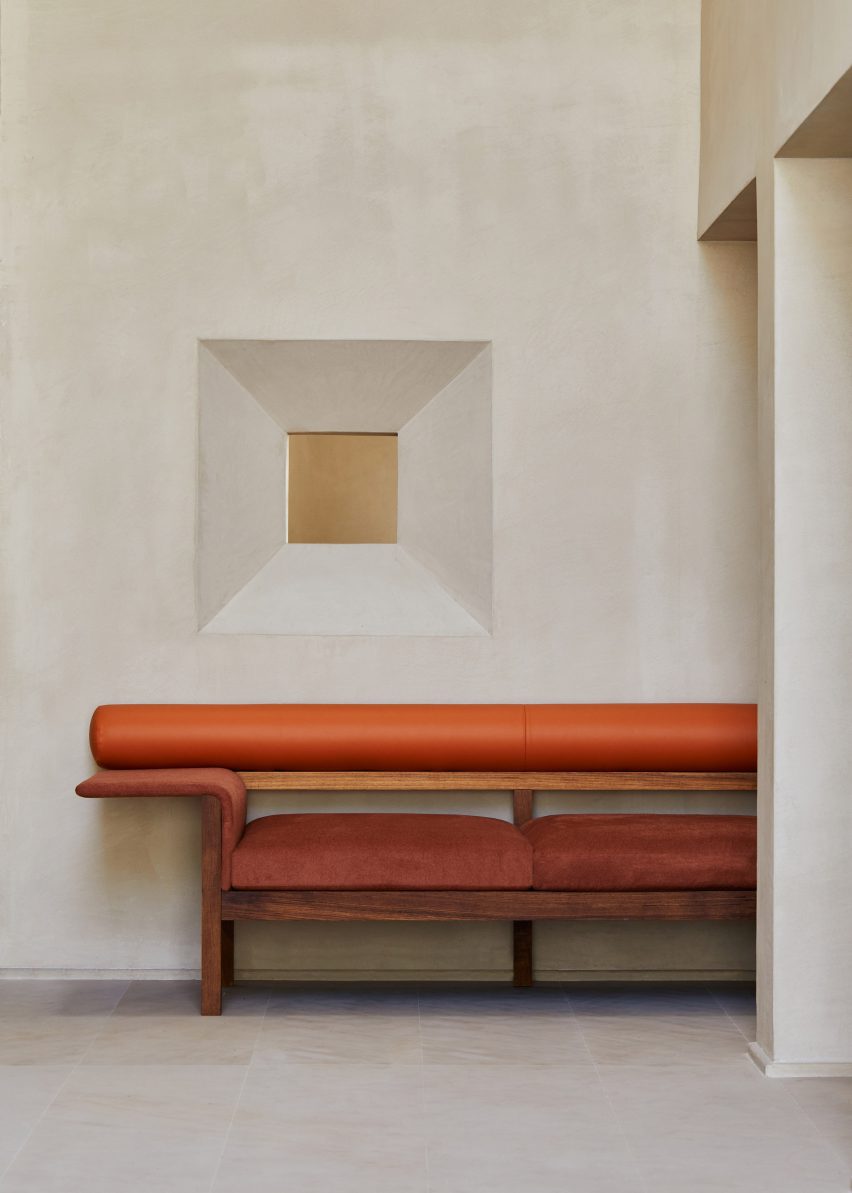 Sofa in Sār Residence