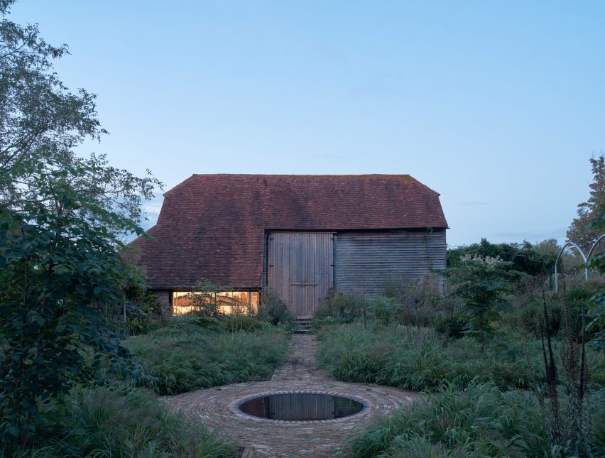 Underwing Workshop by Ashton Porter Architects