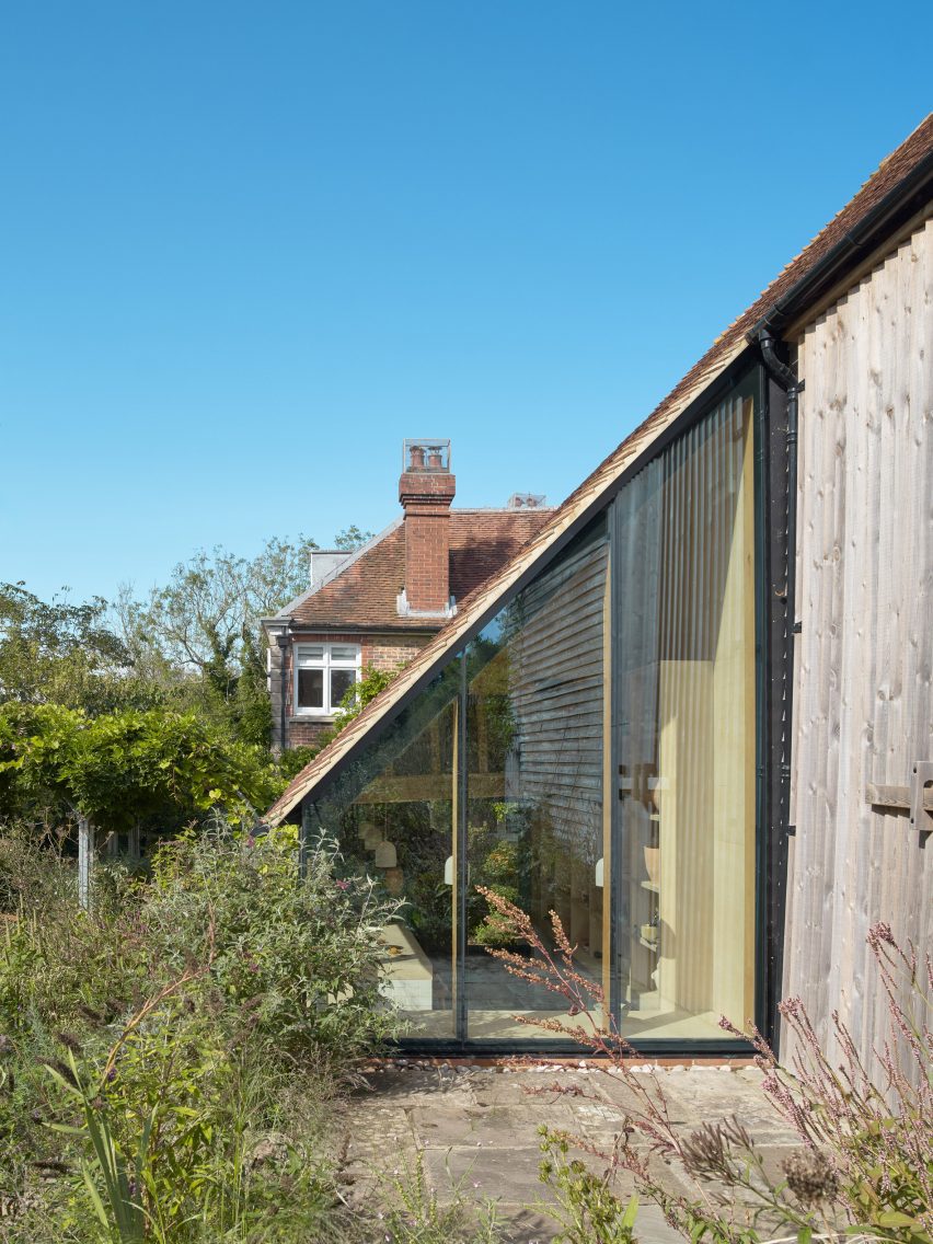 Underwing Workshop by Ashton Porter Architects