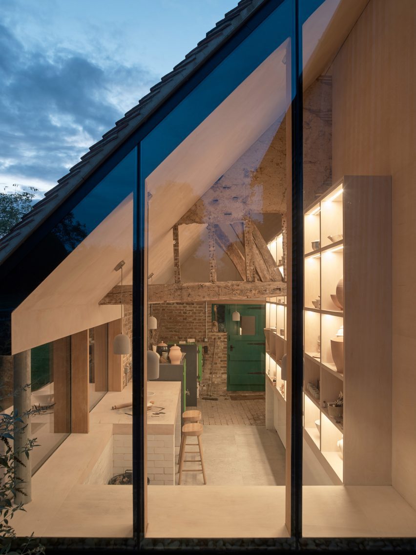 Underwing Workshop by Ashton Porter Architects