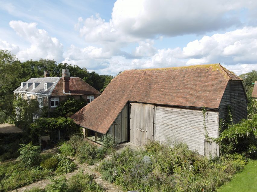 Underwing Workshop by Ashton Porter Architects