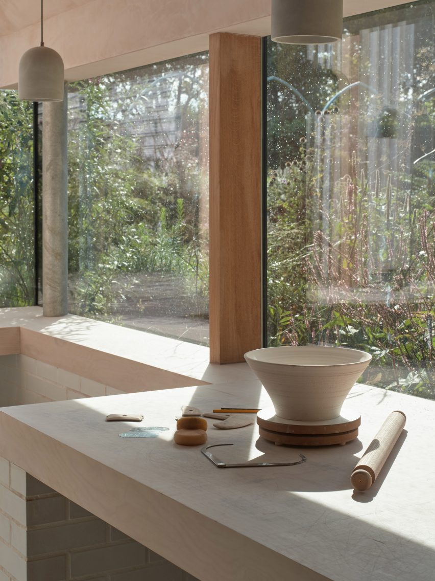 Underwing Workshop by Ashton Porter Architects