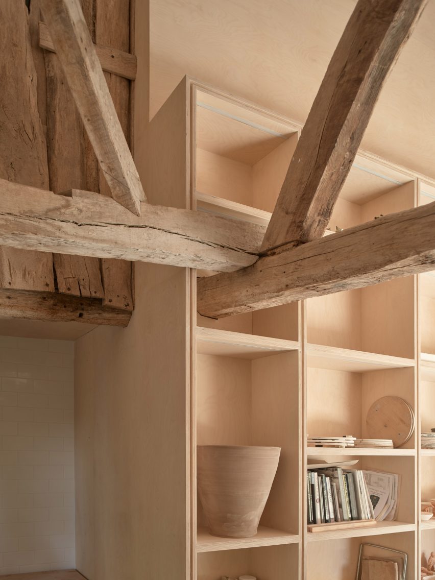 Underwing Workshop by Ashton Porter Architects