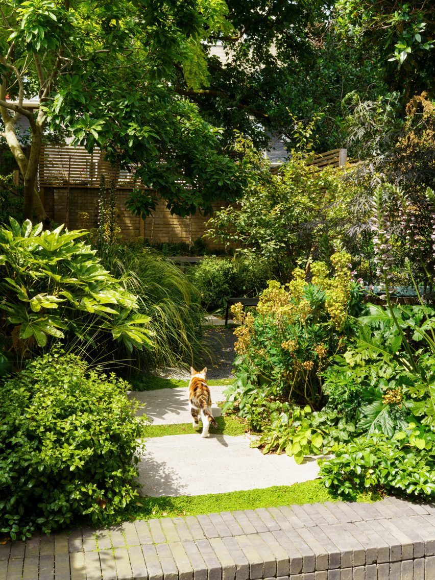 Verdant House in London by CAN