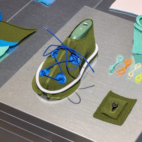 Welded Loop recyclable shoe by Studio Joris de Groot and Knit in Motion