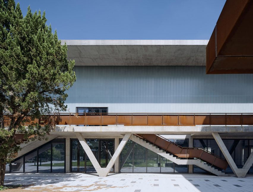 Wuzhen Rural Brewery Renovation by Lichao Architecture Design Studio