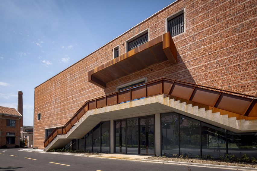 Wuzhen Rural Brewery Renovation by Lichao Architecture Design Studio