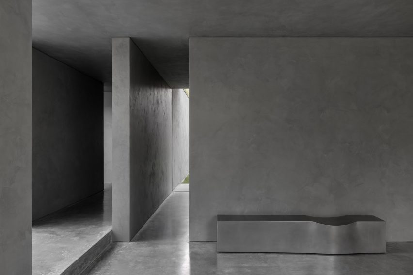 Grey House by Adam Kane Architects