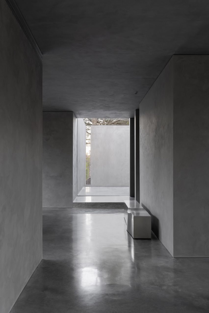 Grey House by Adam Kane Architects