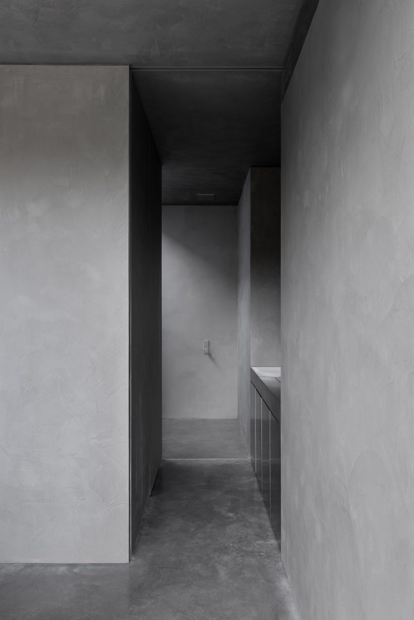 Grey House by Adam Kane Architects