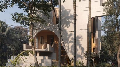Adisaptagram Society Hall by Abin Design Studio