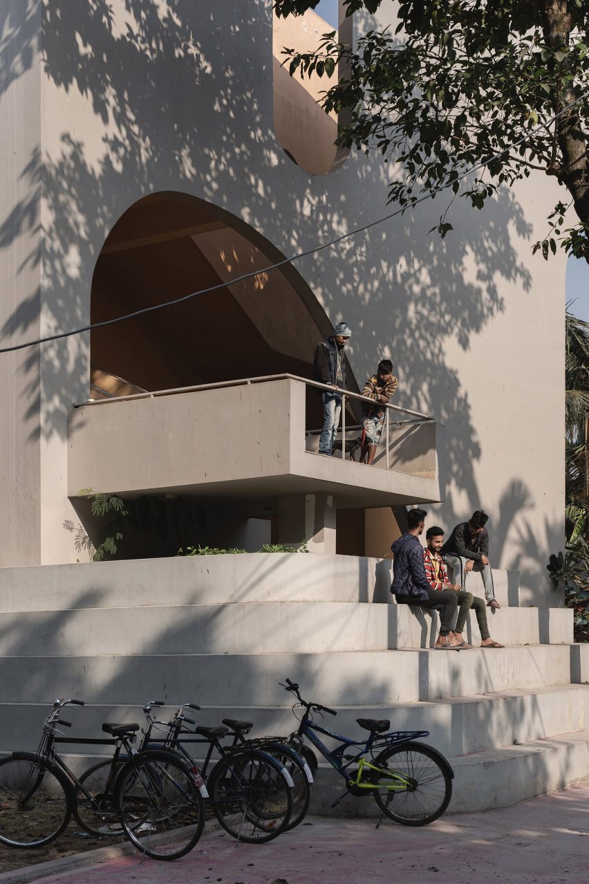 Adisaptagram Society Hall by Abin Design Studio