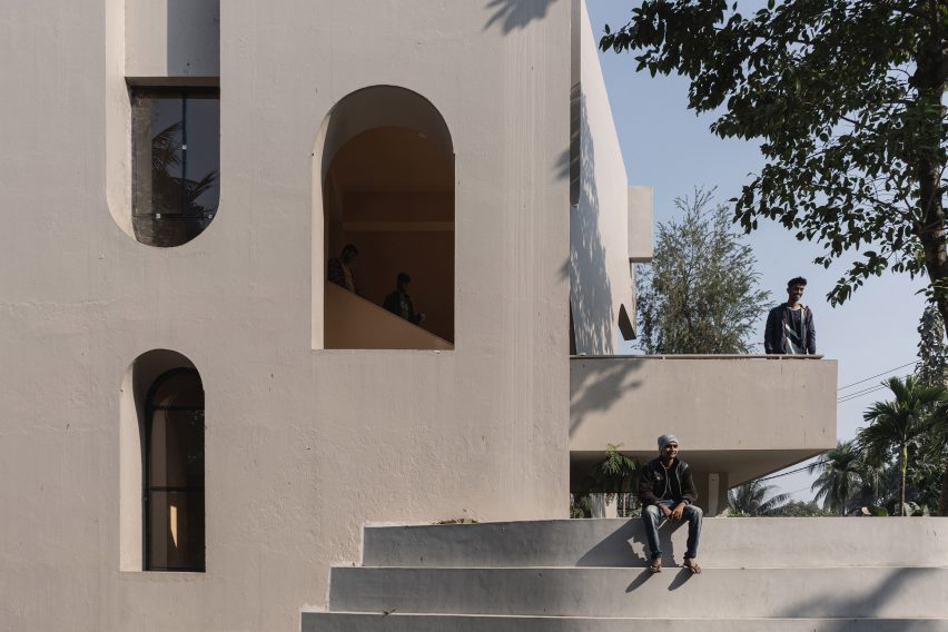 Adisaptagram Society Hall by Abin Design Studio