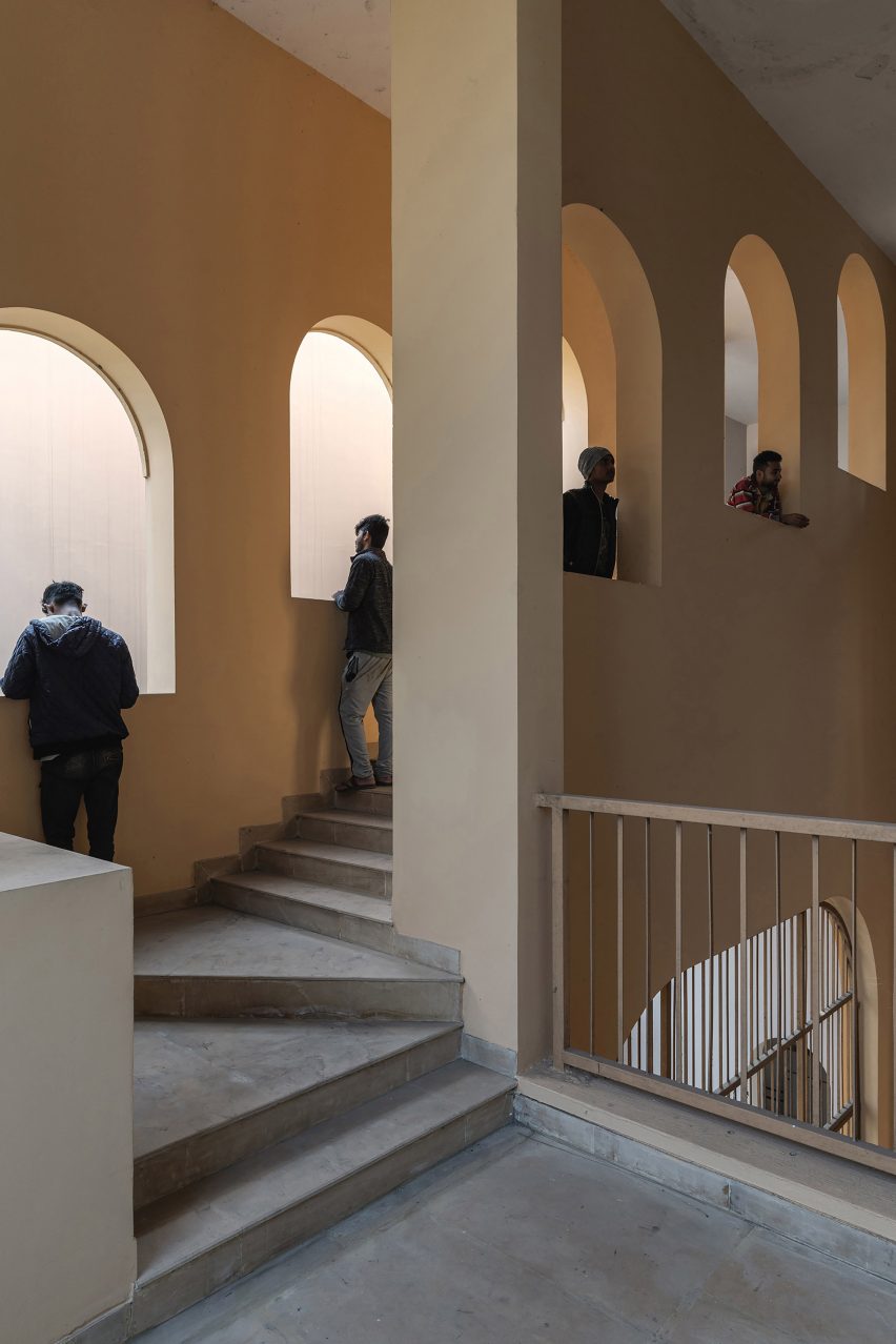 Adisaptagram Society Hall by Abin Design Studio