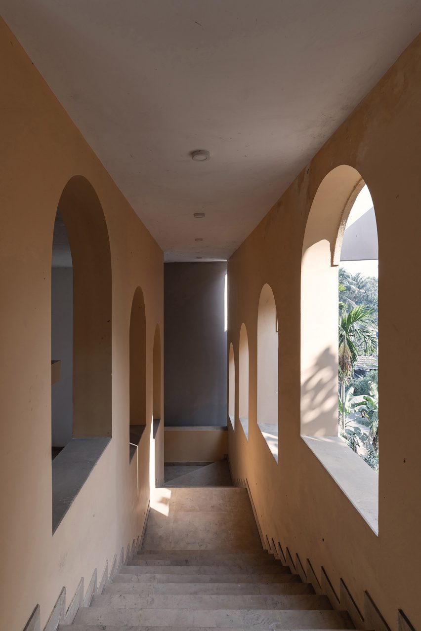 Adisaptagram Society Hall by Abin Design Studio