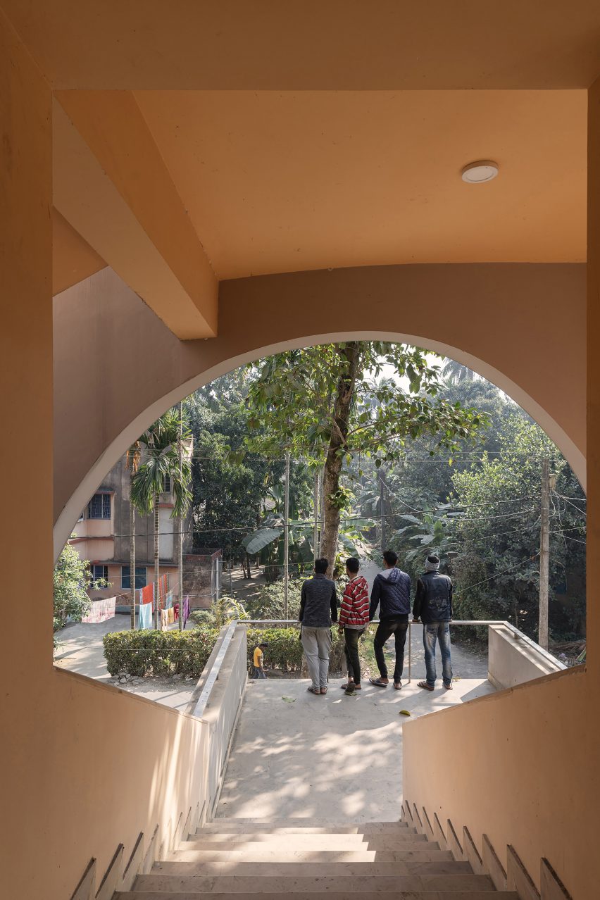 Adisaptagram Society Hall by Abin Design Studio