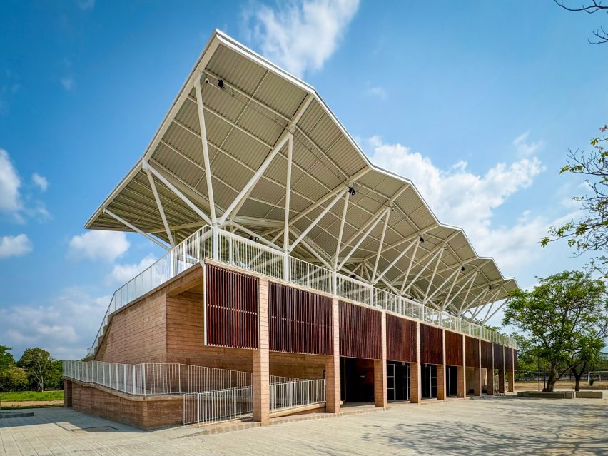 Mexican Grandstand by Aidia Studio