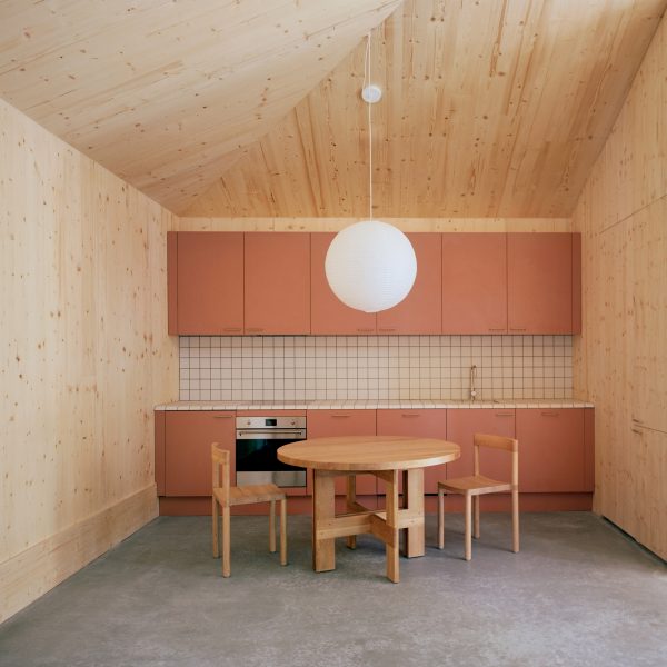 Tree Courtyard House by Ao-ft
