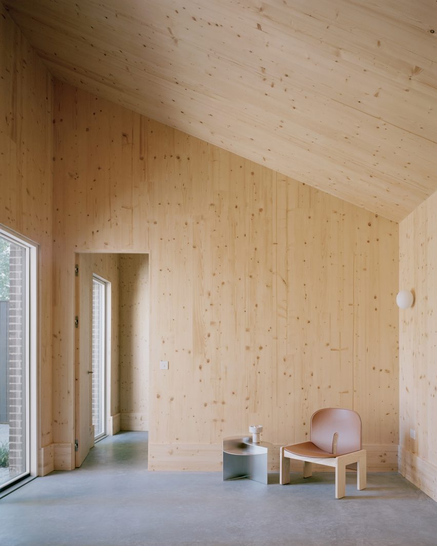 Tree Courtyard House by Ao-ft