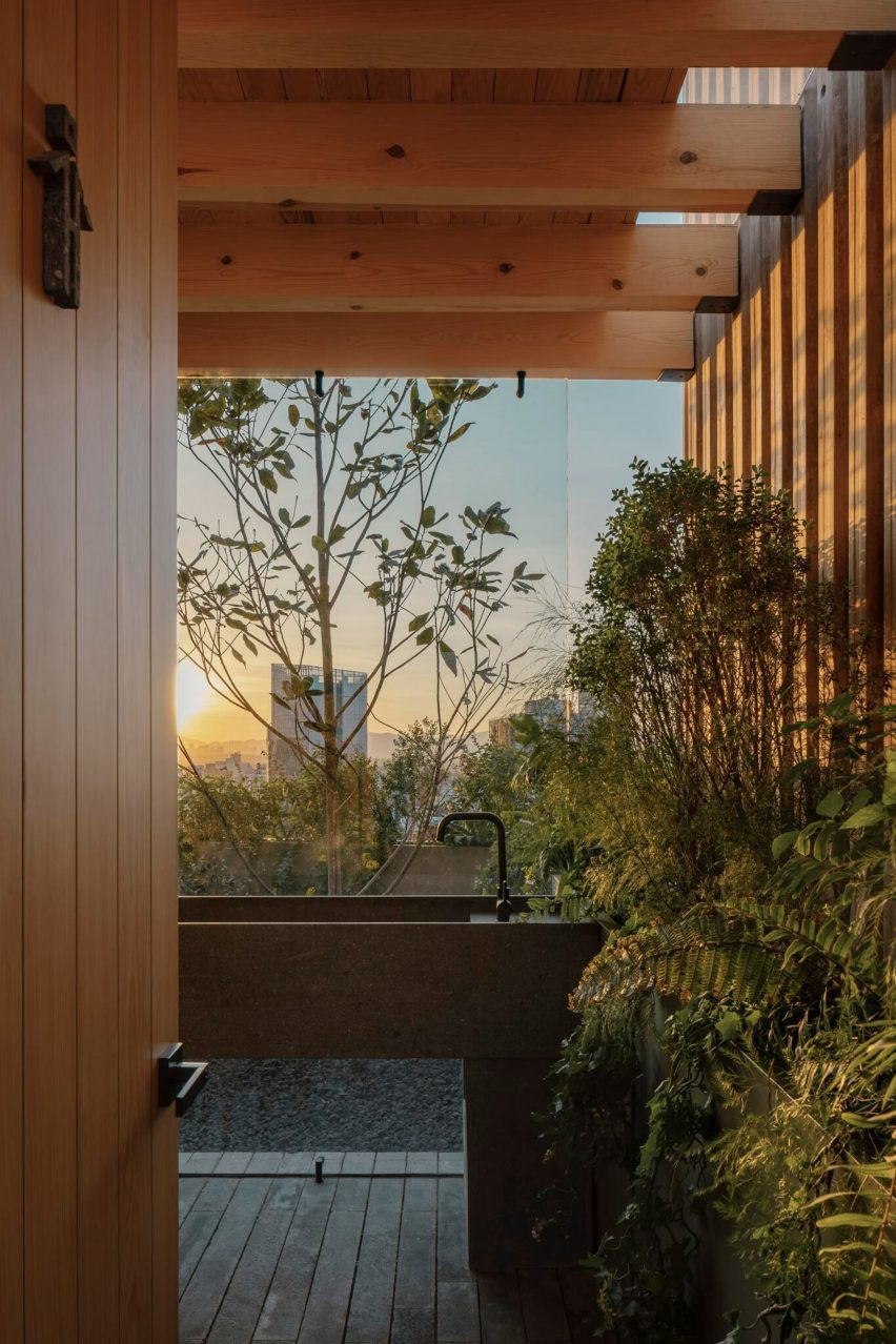 Tonalá 15 by CRB Arquitectos