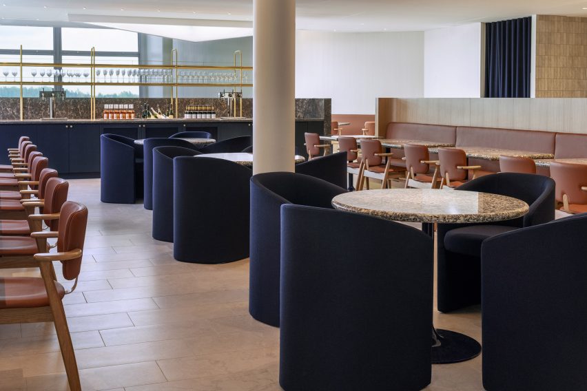 Finnair lounge at Helsinki Airport by Joanna Laajisto