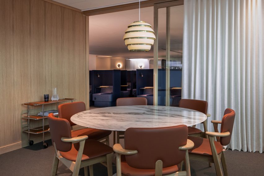 Finnair lounge at Helsinki Airport by Joanna Laajisto