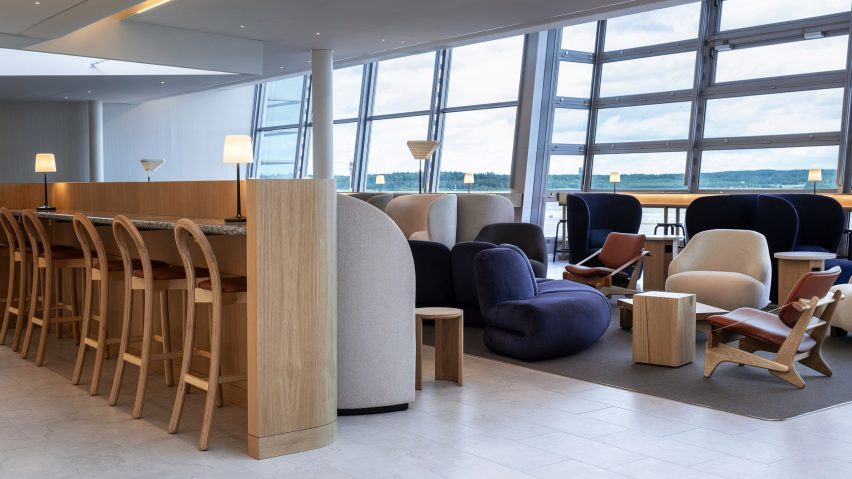 Finnair lounge at Helsinki Airport by Joanna Laajisto