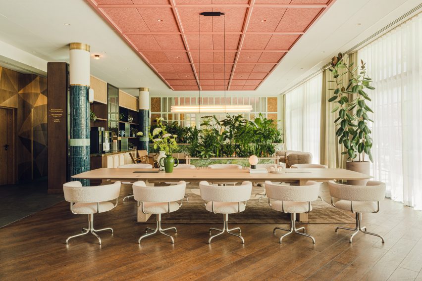 PURO Hotel by Holloway Li