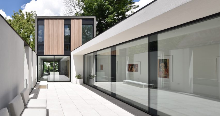 Curtain House by Johnsen Schmaling Architects