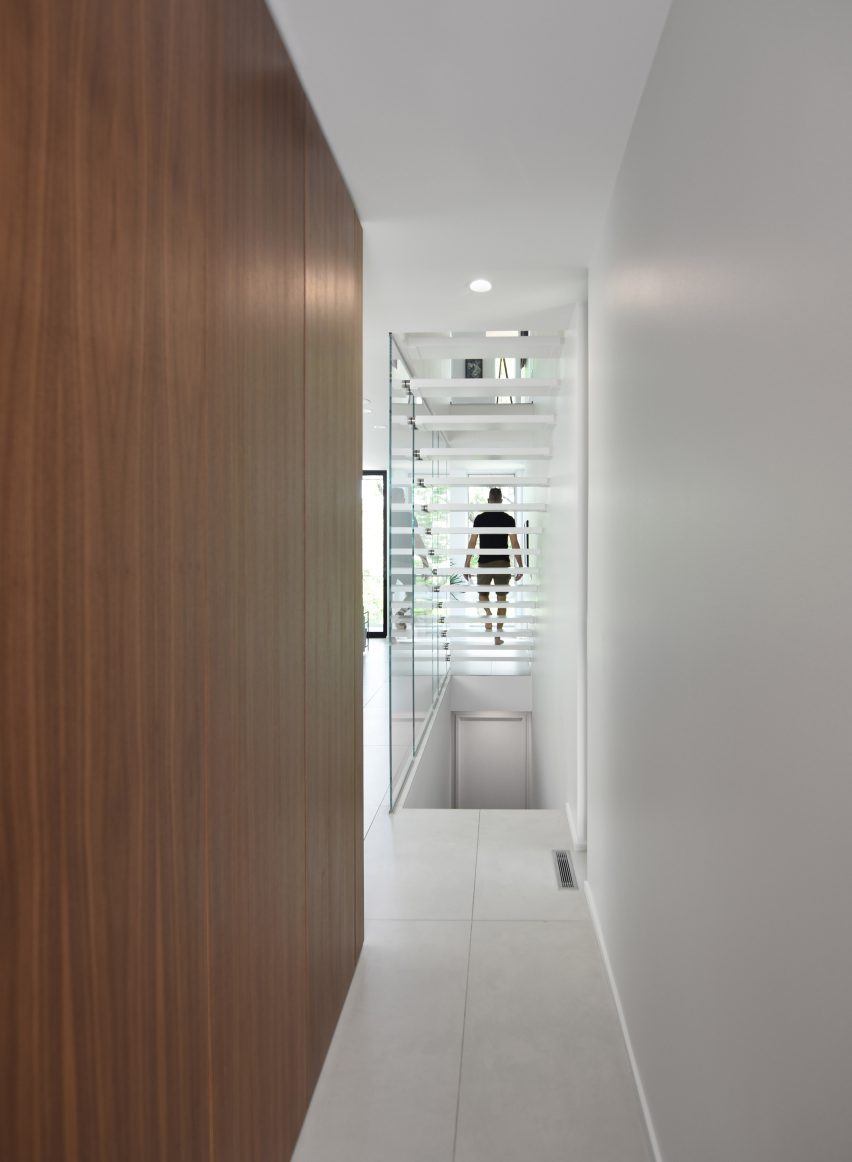 Curtain House by Johnsen Schmaling Architects