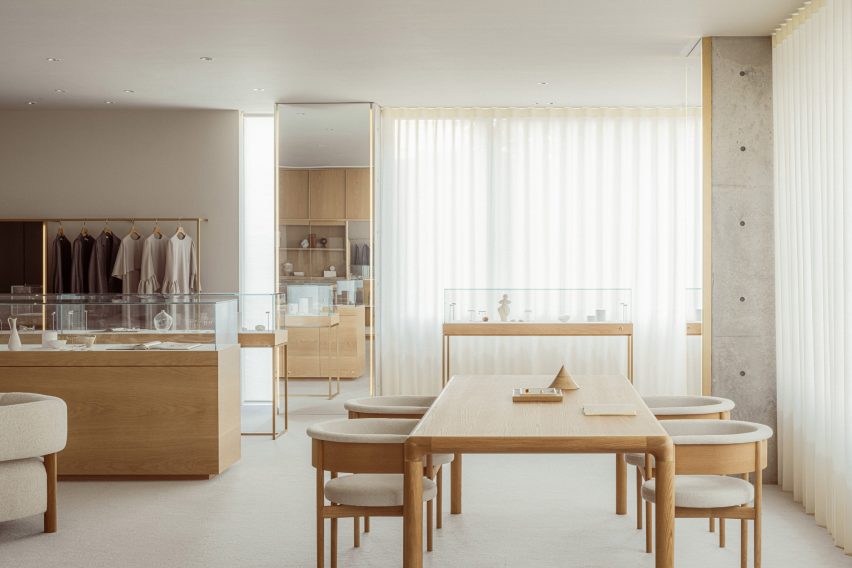Mariha Salon by Keiji Ashizawa Design