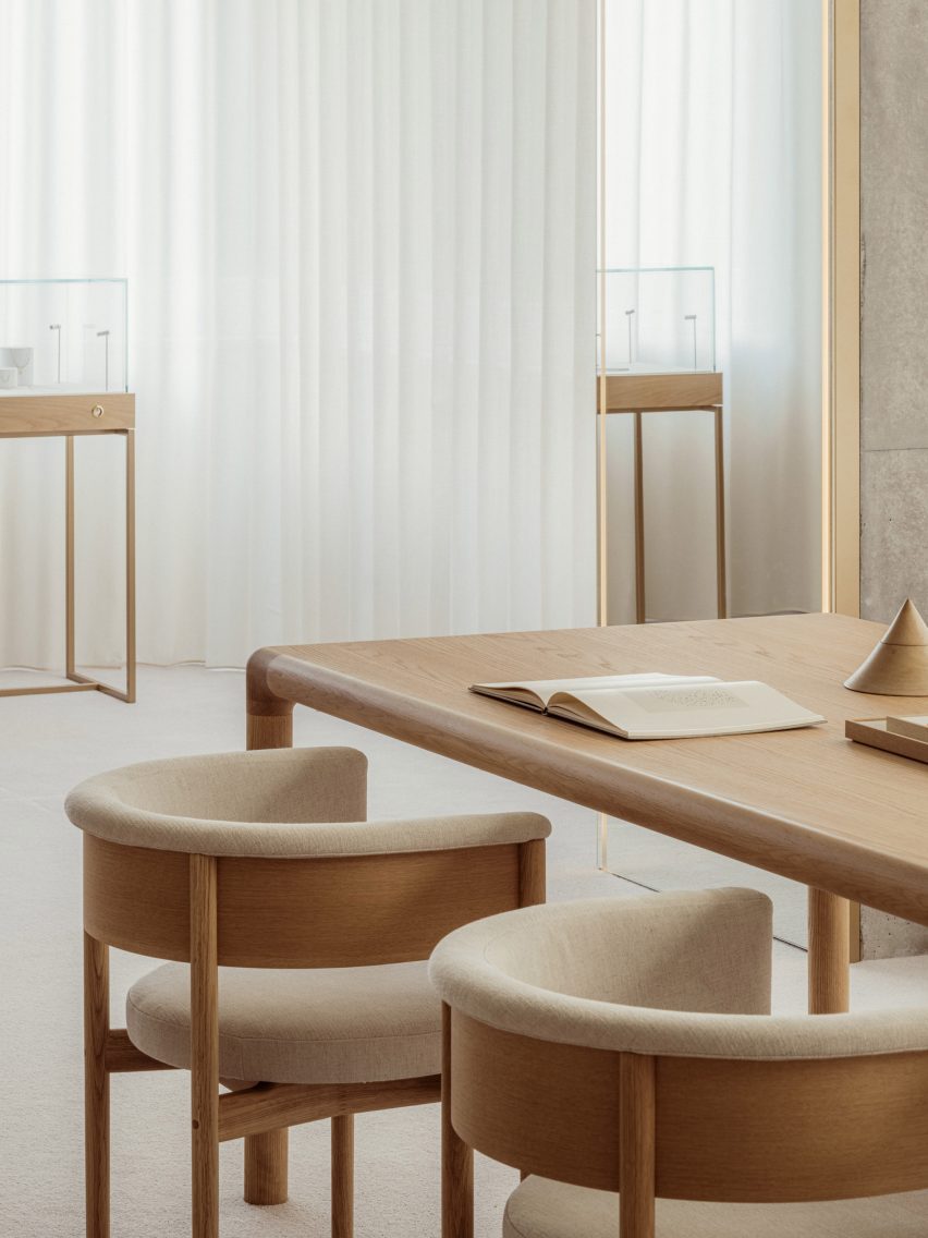 Mariha Salon by Keiji Ashizawa Design